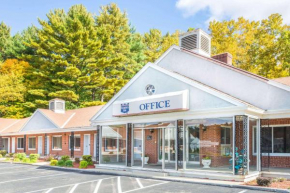  Knights Inn Lenox  Ленокс